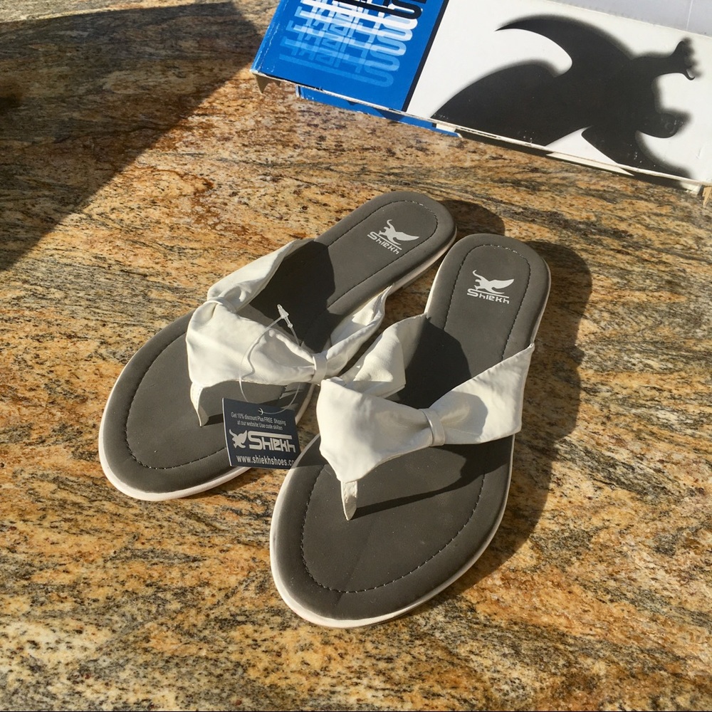 White Thong Sandal Flip-Flop size 9